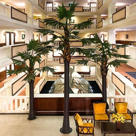 Royal Peninsula Hotel Chiangmai Чиангмай Екстериор снимка