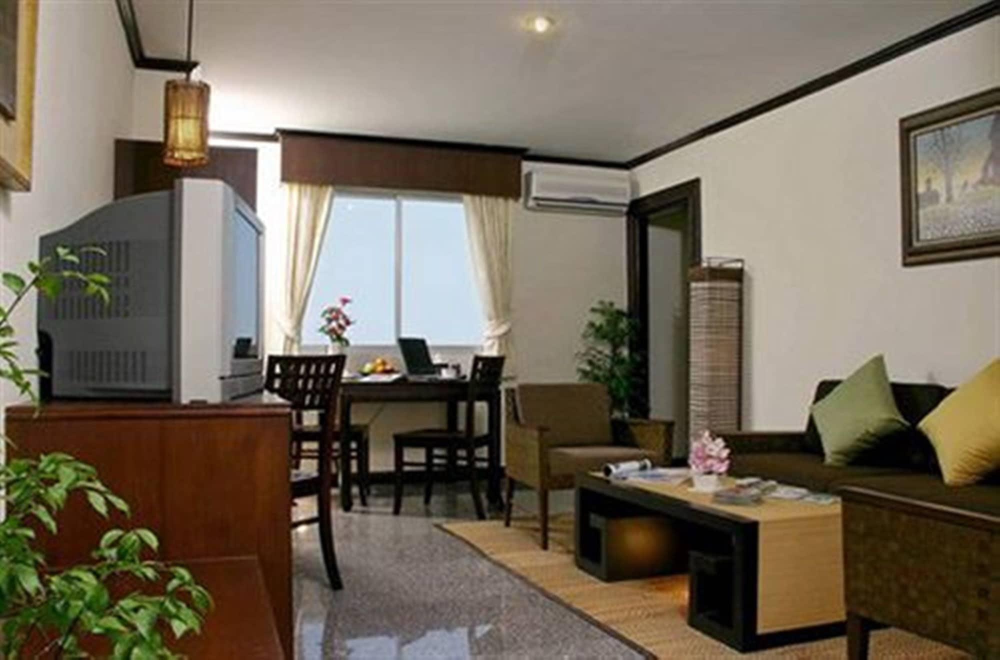 Royal Peninsula Hotel Chiangmai Чиангмай Екстериор снимка