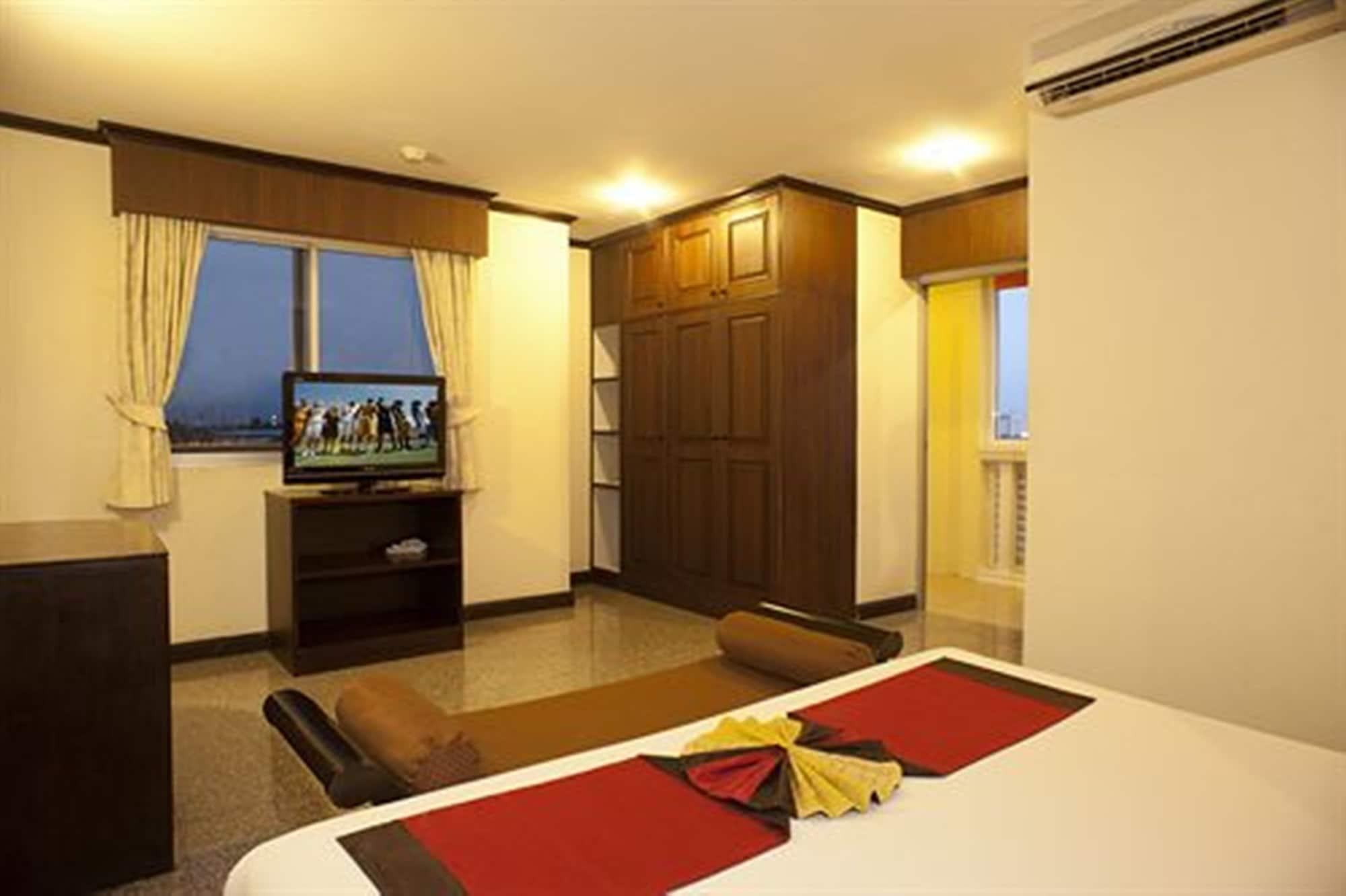 Royal Peninsula Hotel Chiangmai Чиангмай Екстериор снимка