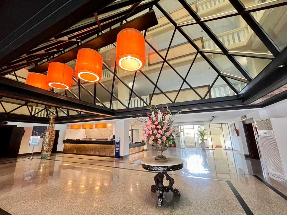 Royal Peninsula Hotel Chiangmai Чиангмай Екстериор снимка