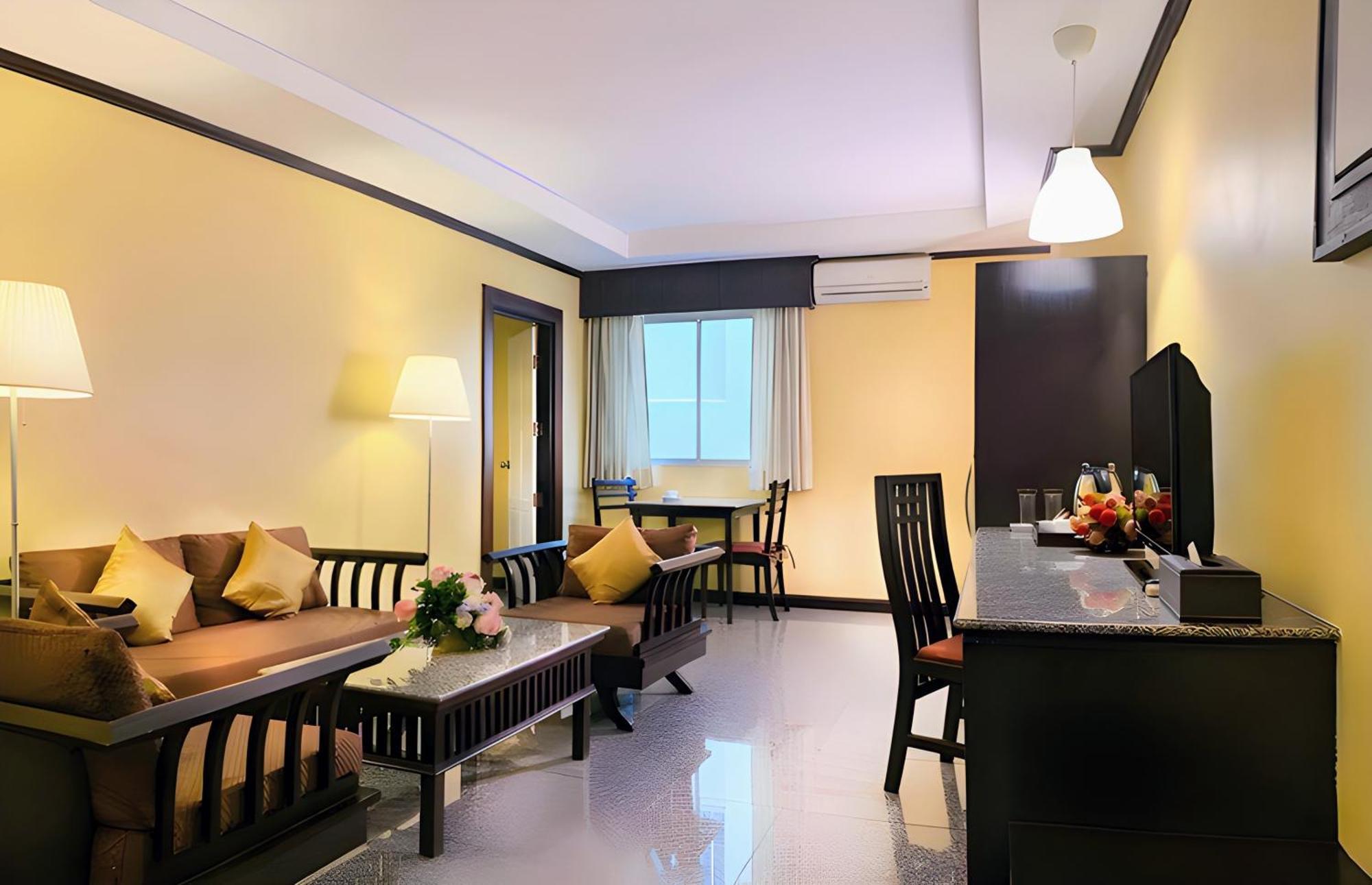 Royal Peninsula Hotel Chiangmai Чиангмай Екстериор снимка
