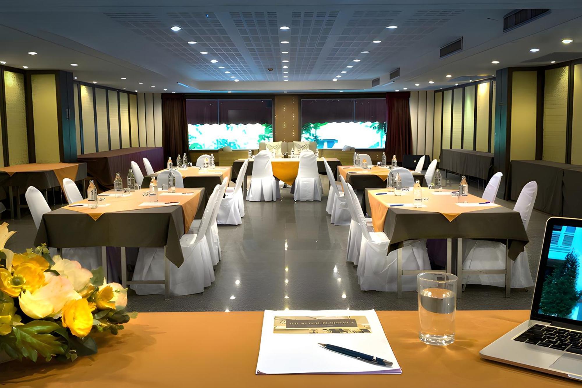 Royal Peninsula Hotel Chiangmai Чиангмай Екстериор снимка