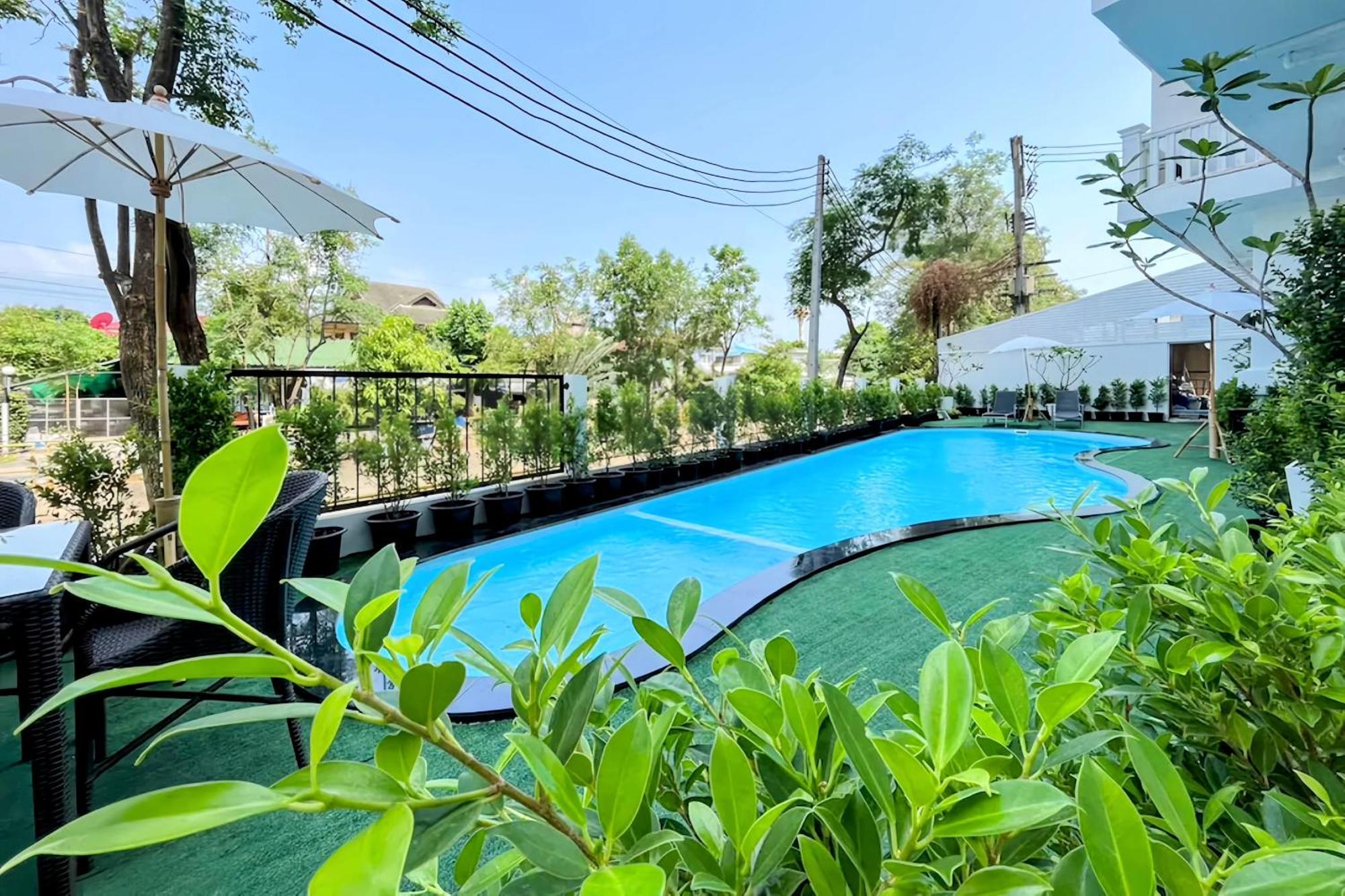Royal Peninsula Hotel Chiangmai Чиангмай Екстериор снимка