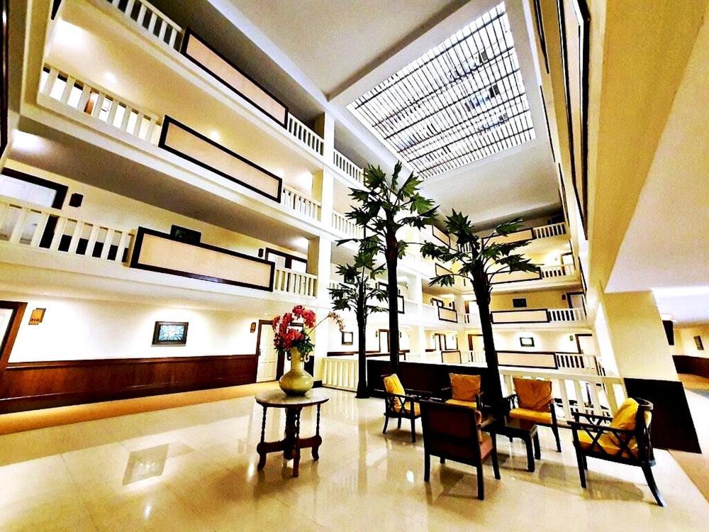 Royal Peninsula Hotel Chiangmai Чиангмай Екстериор снимка