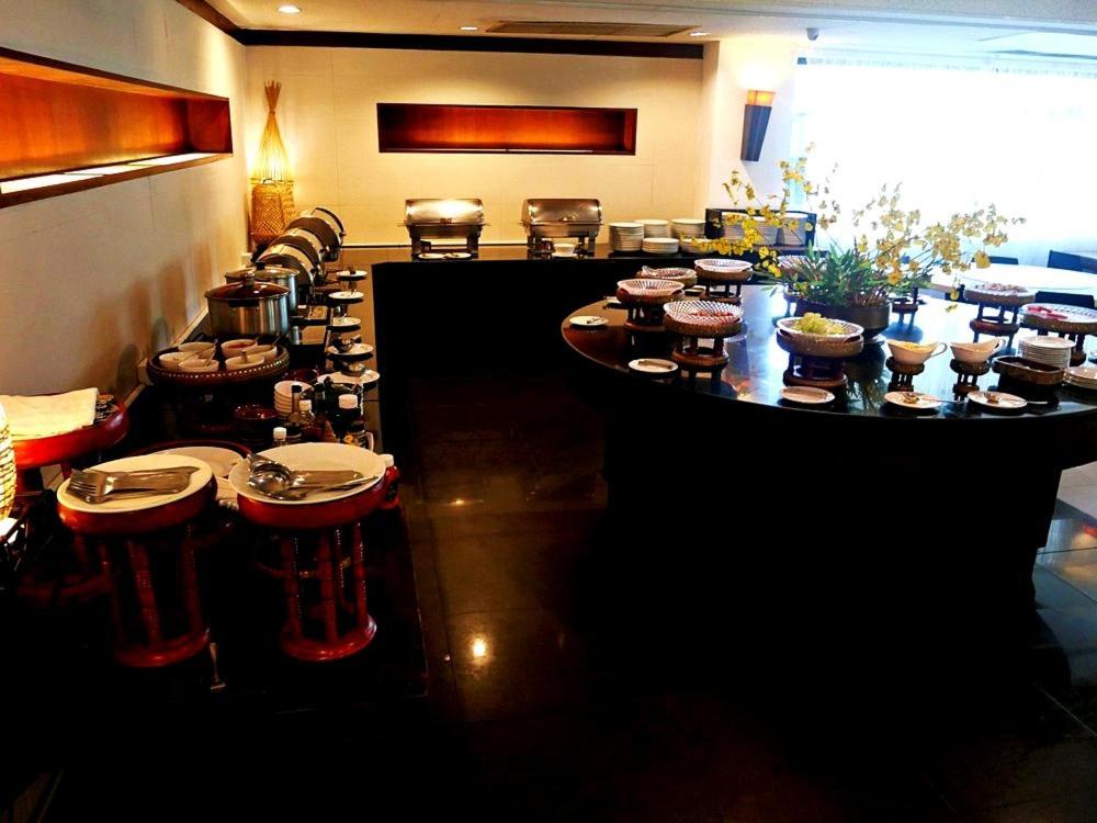 Royal Peninsula Hotel Chiangmai Чиангмай Екстериор снимка