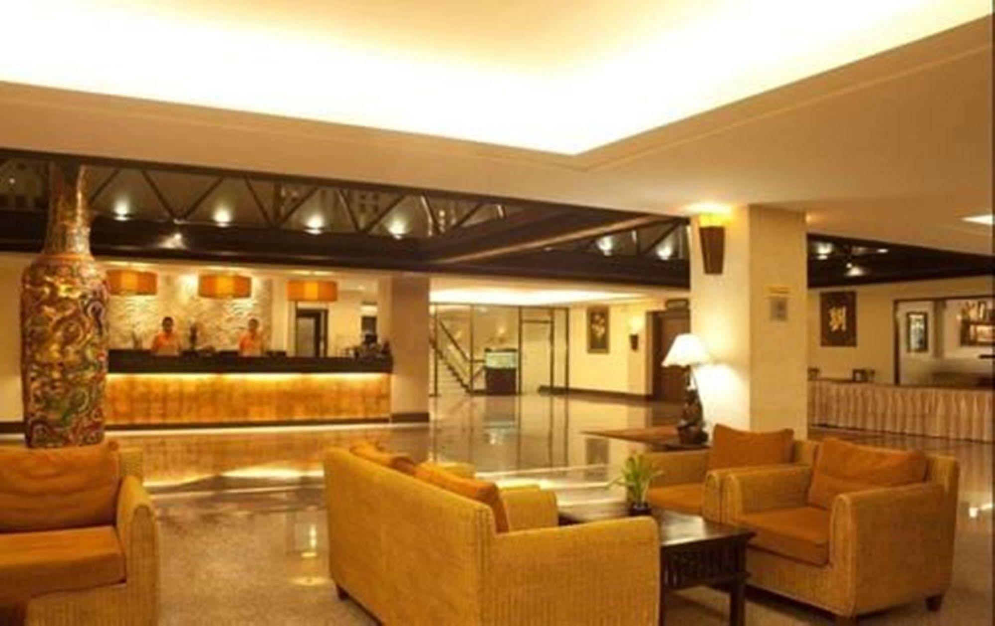 Royal Peninsula Hotel Chiangmai Чиангмай Екстериор снимка